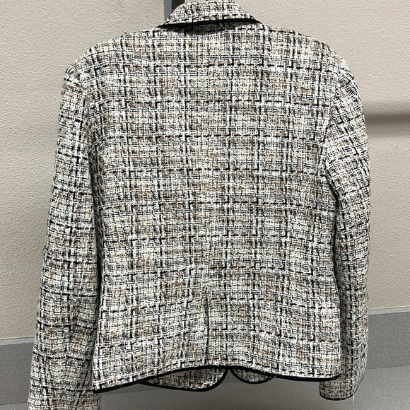 Crop chane inspired blazer size 12 - Picture 5 of 6